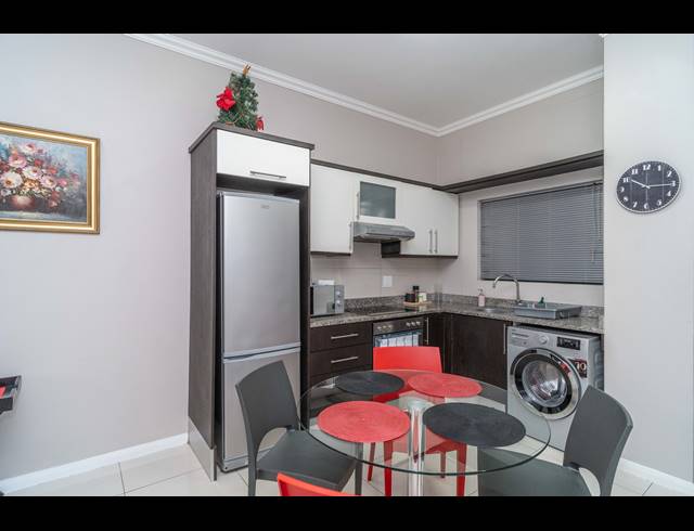 2 BEDROOM APARTMENT FOR SALE IN UMHLANGA RIDGE